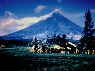 Philippines_volcano_1982